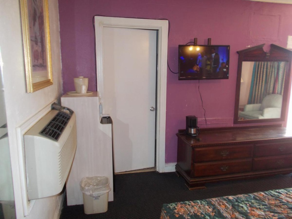 Hillside Motel Image 21