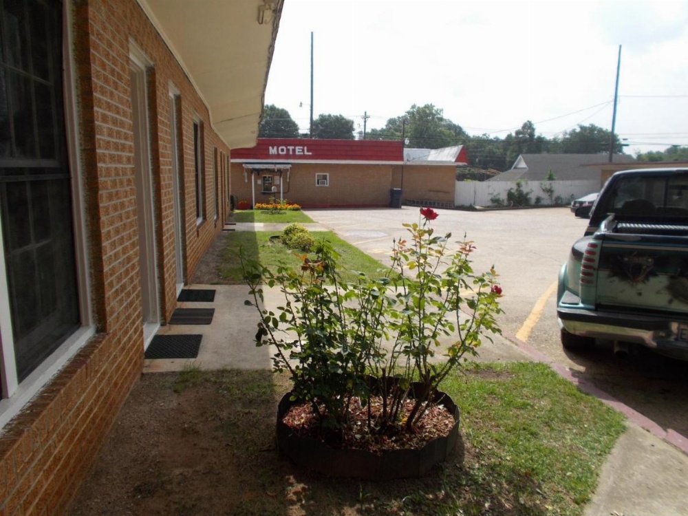 Hillside Motel Image 38