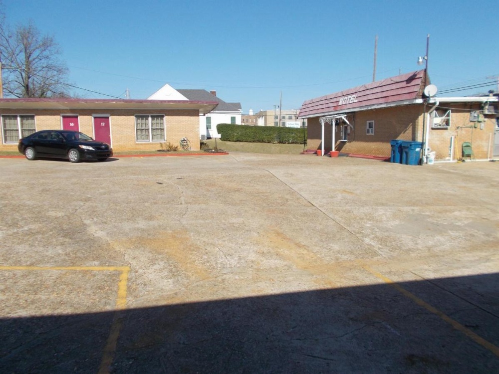 Hillside Motel Image 49